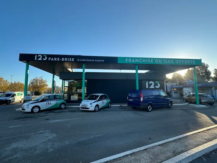 123 Pare-Brise Toulon Extérieur